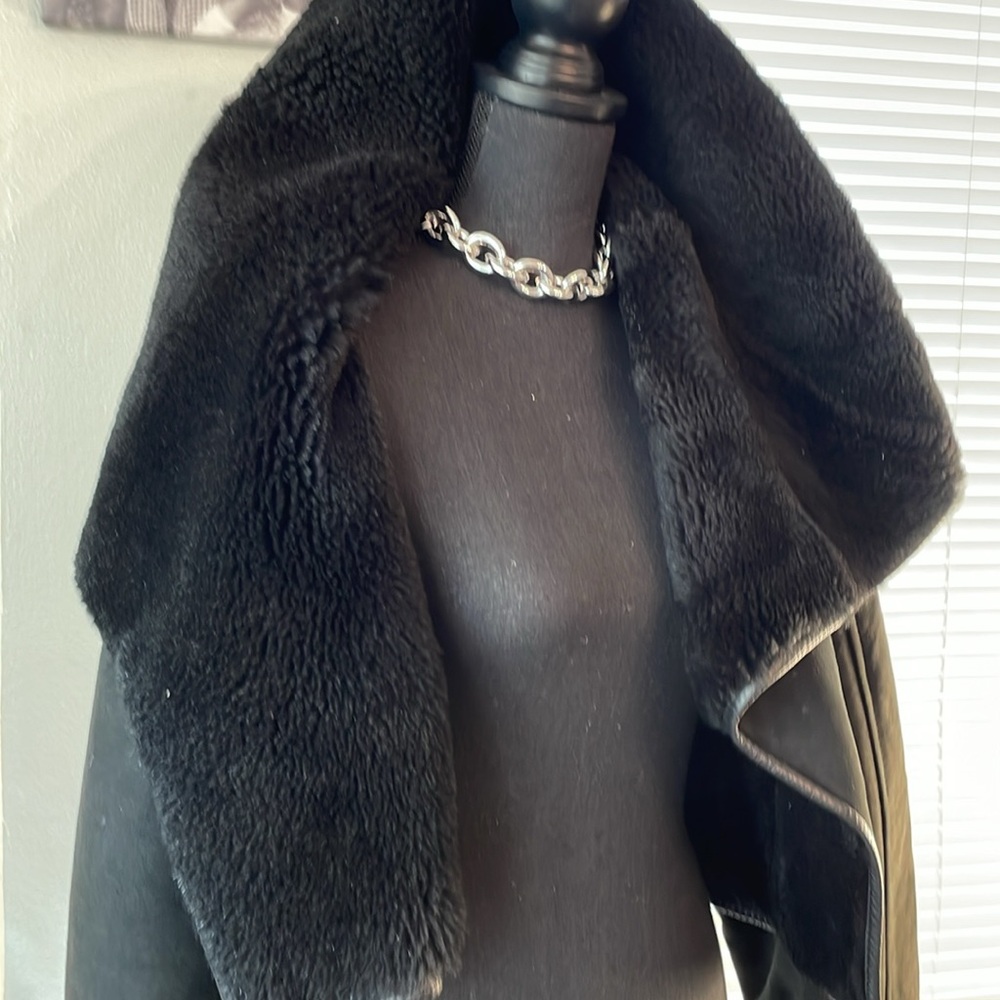Gorgeous Black Shearling Jacket - image 2